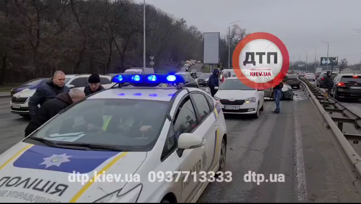 Масштабное ДТП на Надднепрянском шоссе: виновник оказался эпилептиком
